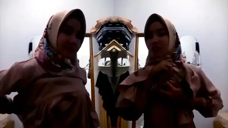 Bokep Indo Jilbab Kasur Crot Dalem Enak Mantap